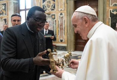 Il viaggio di Papa Francesco in Congo tra guerra e le ombre sull’omicidio Attanasio