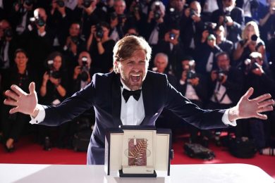 Festival di Cannes 2022, Palma d’oro a Triangle of sadness. Ma fa festa anche l’Italia