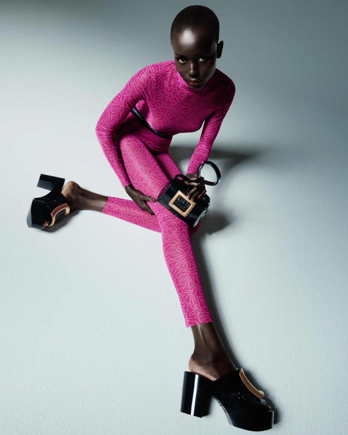 Galleria foto 'Capsule creative di scarpe in co-ed' - foto 6