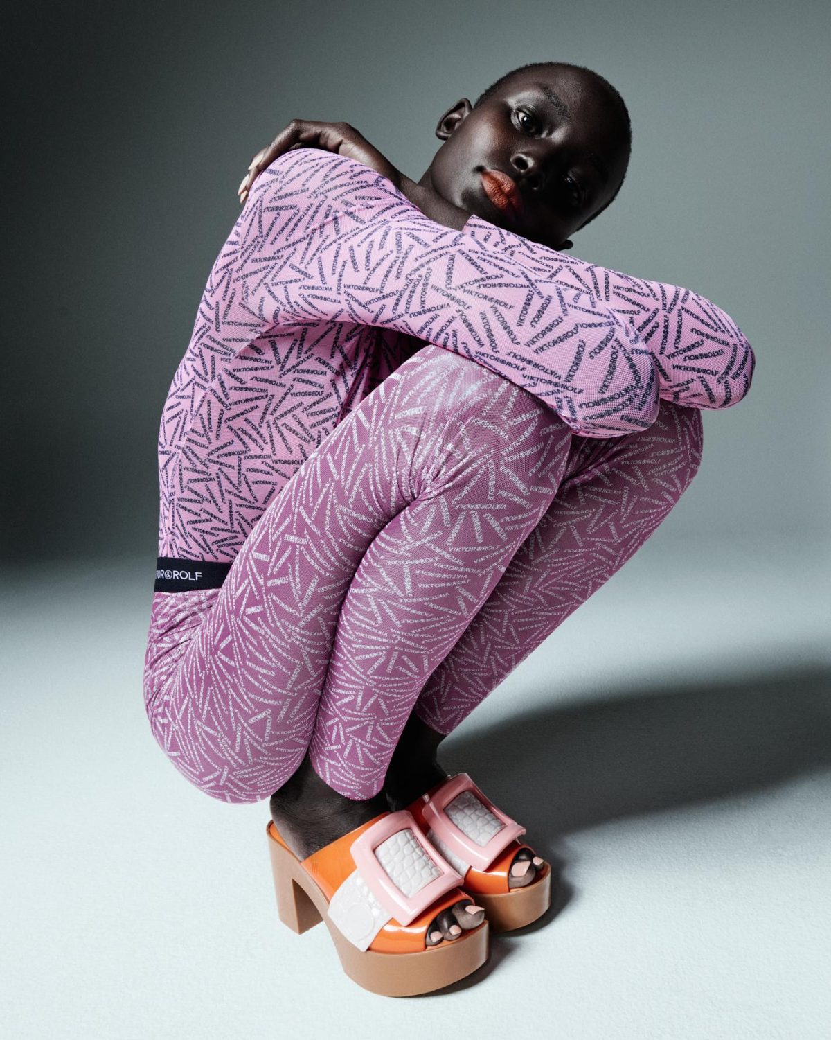 Galleria foto 'Capsule creative di scarpe in co-ed' - foto 8