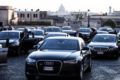 Auto blu: troppo spesso ritornano