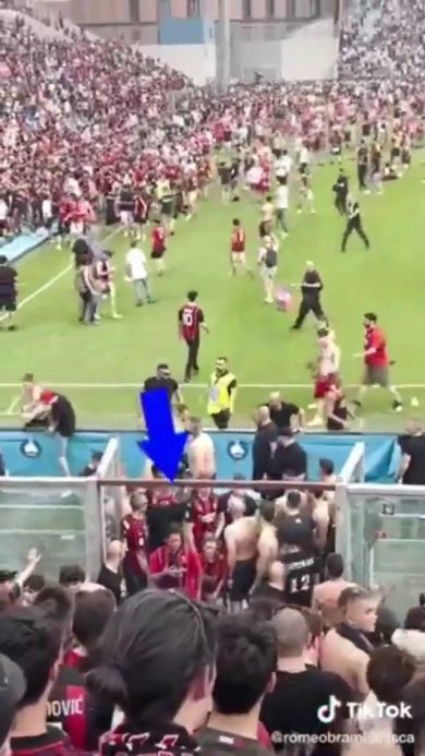 Schiaffi ai tifosi del Milan, da ultras del Milan allo stadio di Reggio Emilia | foto
