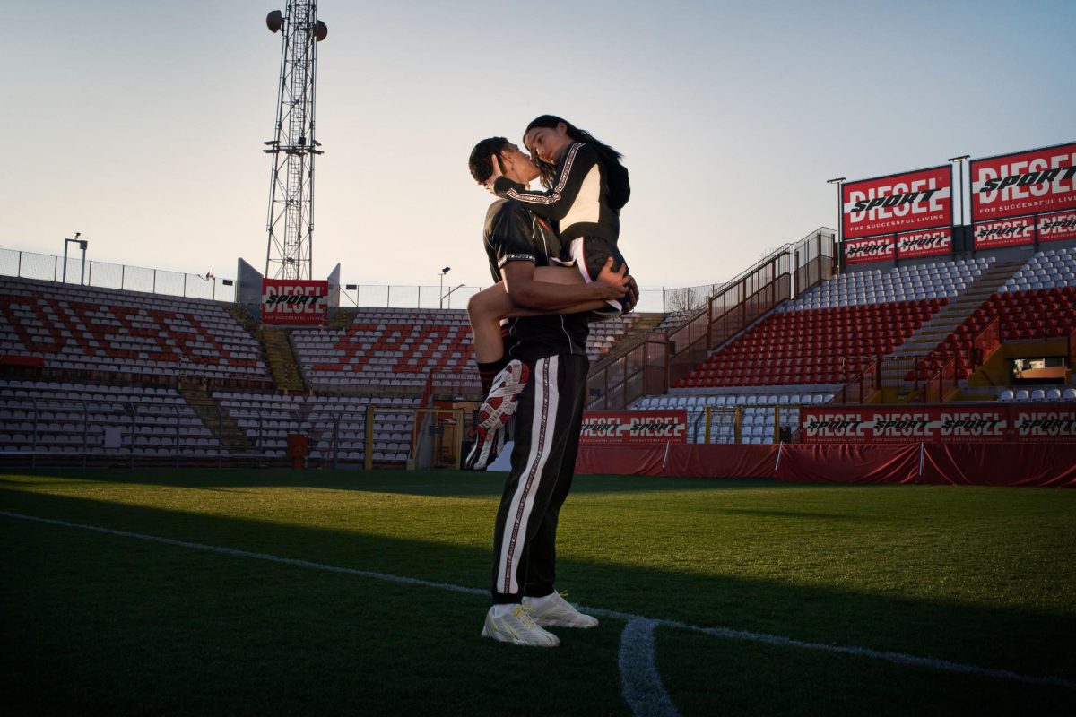 Galleria foto 'Le divise urbane fra eleganza atletica e sport high tech' - foto 12