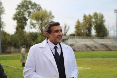 A muso duro: Flavio Insinna diventa il medico che inventò le Paralimpiadi