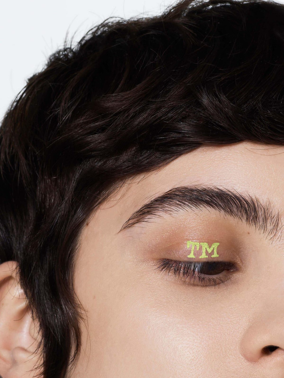 Galleria foto 'Off-White sbarca nell’universo beauty con «Paperwork»' - foto 23