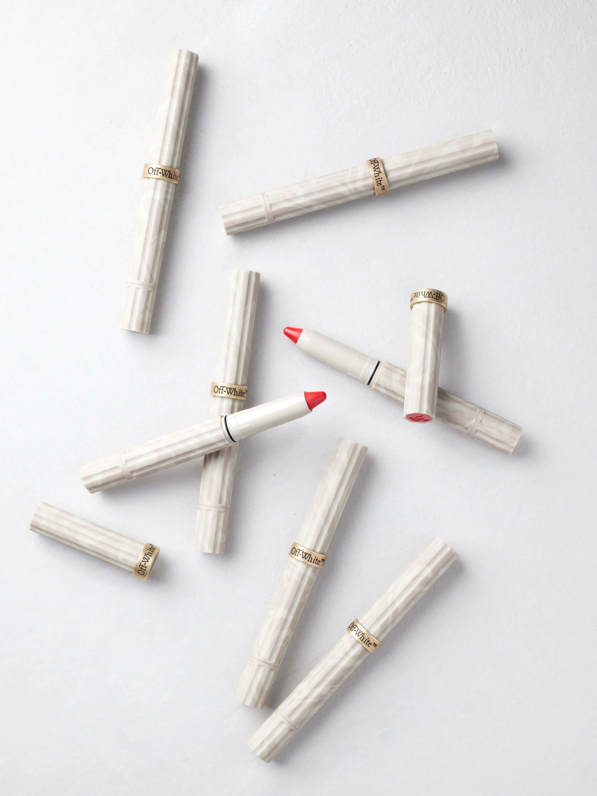 Galleria foto 'Off-White sbarca nell’universo beauty con «Paperwork»' - foto 28