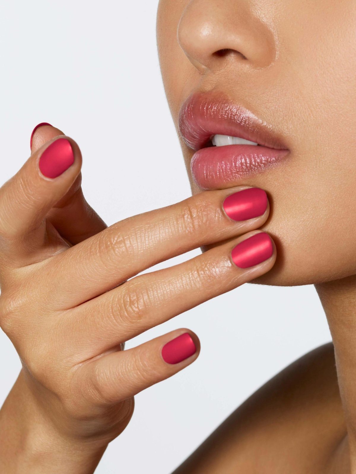 Galleria foto 'Off-White sbarca nell’universo beauty con «Paperwork»' - foto 2