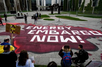 A chi fanno più male le sanzioni