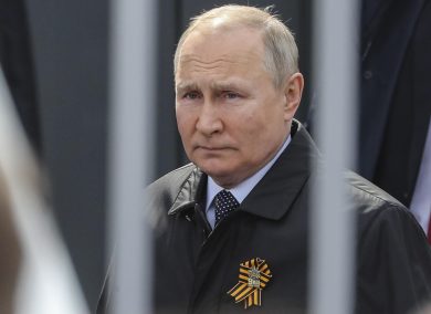 Nel discorso del 9 maggio il corpo di Putin ha raccontato la consapevolezza degli errori commessi