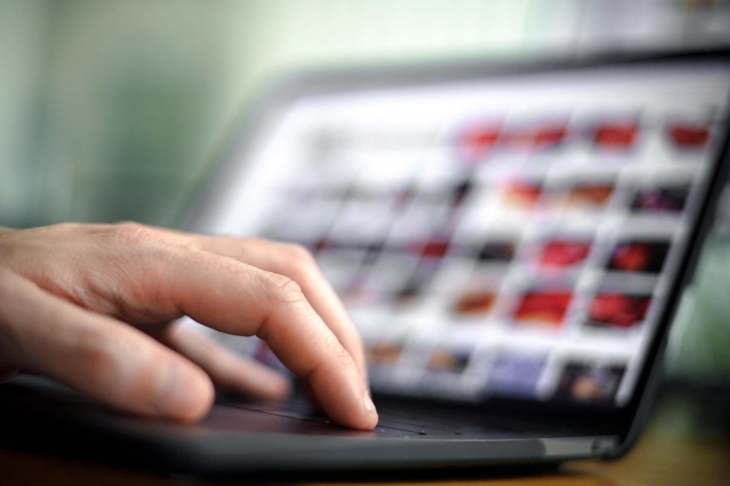 Pedopornografia online, boom di denunce nel 2021
