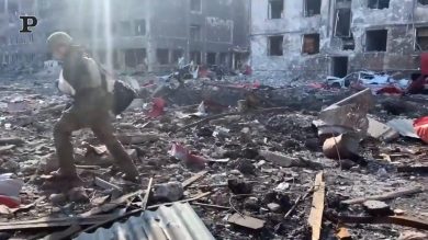 Mariupol: ecco come appare l’acciaieria Azovstal dopo i bombardamenti | Video