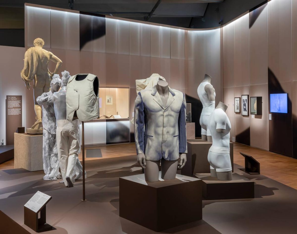 Galleria foto 'La moda maschile si racconta in una mostra al V&A di Londra' - foto 5