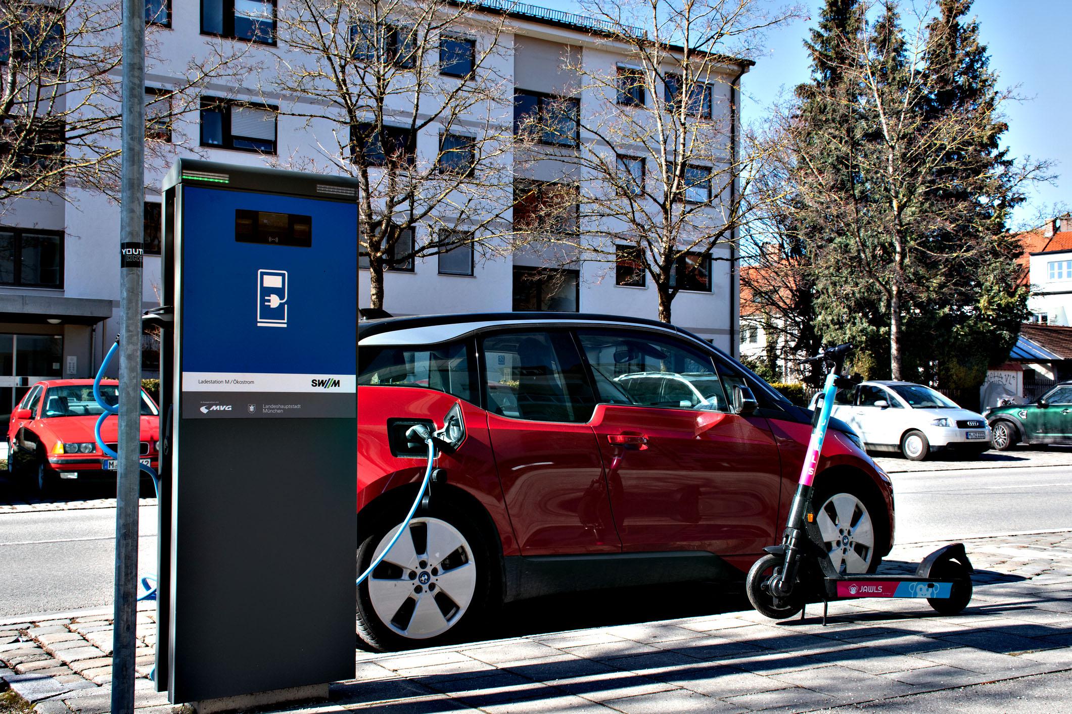 Stop ai motori diesel e benzina. L’Europa vota la linea green, che forse non pagherà Stop ai motori diesel e benzina. L’Europa vota la linea green, che forse non pagherà