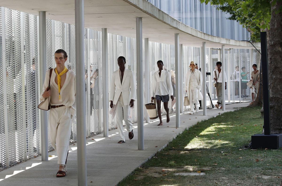 Galleria foto 'Poesia, eleganza e stile da Etro, Fendi e Prada' - foto 4