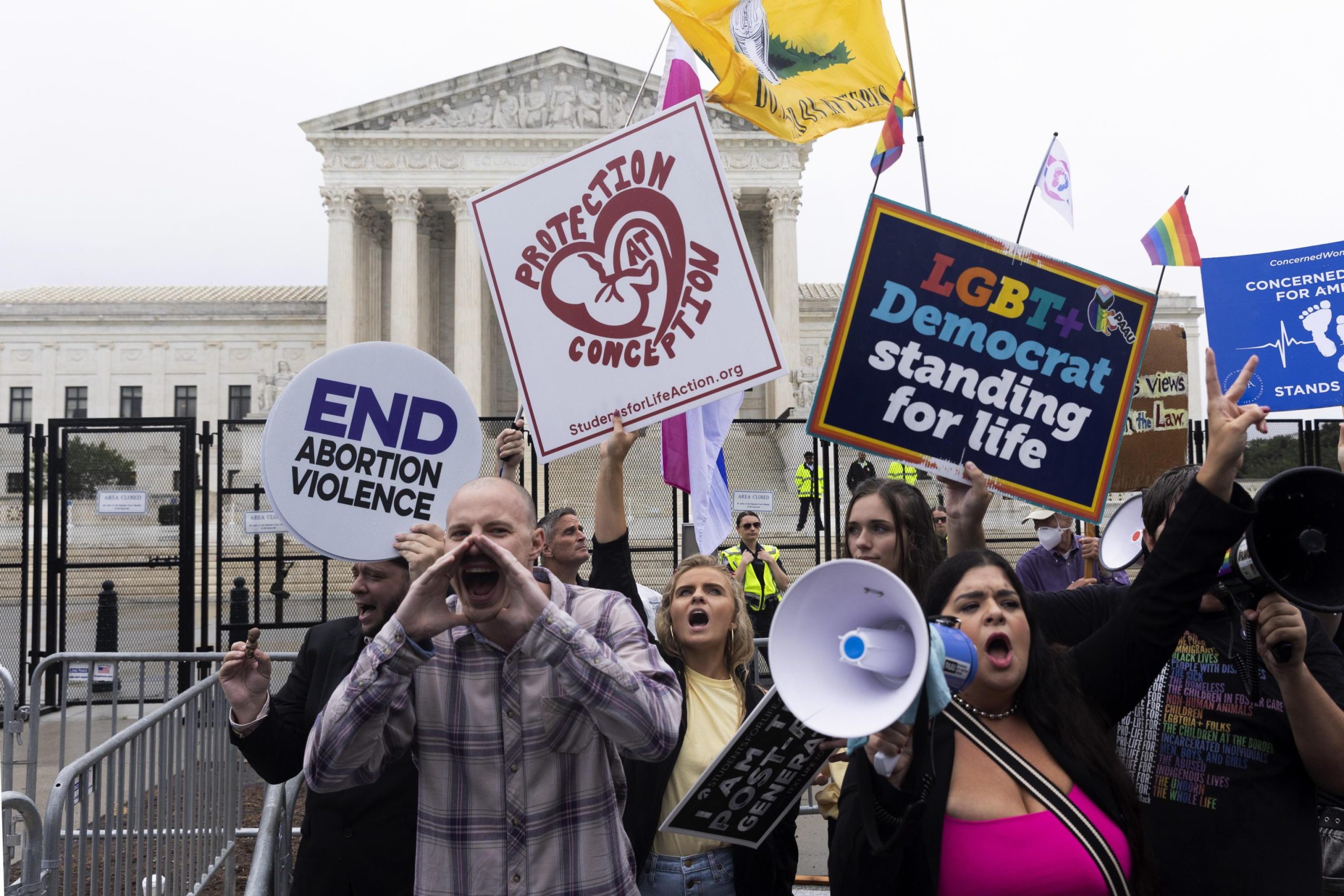 La Corte Suprema ferma l’aborto. Polemiche negli Usa e nel mondo