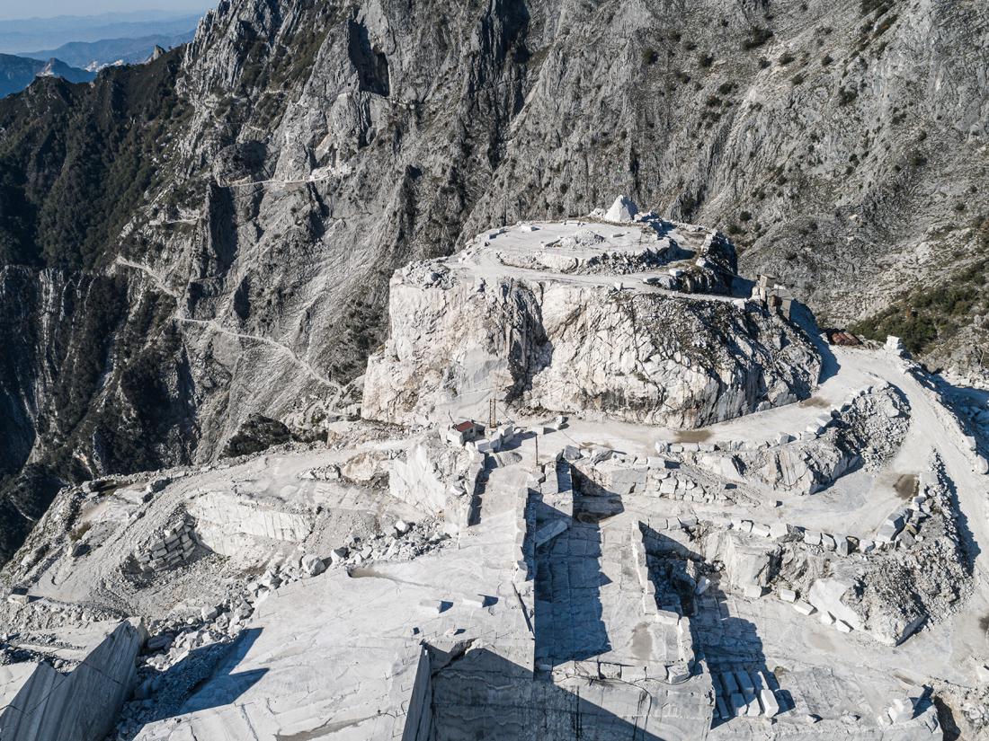 Invictus Versilys e la sostenibile leggerezza del marmo