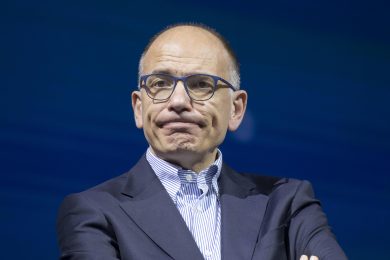 Letta in difficoltà davanti al futuro del centrosinistra senza il M5S