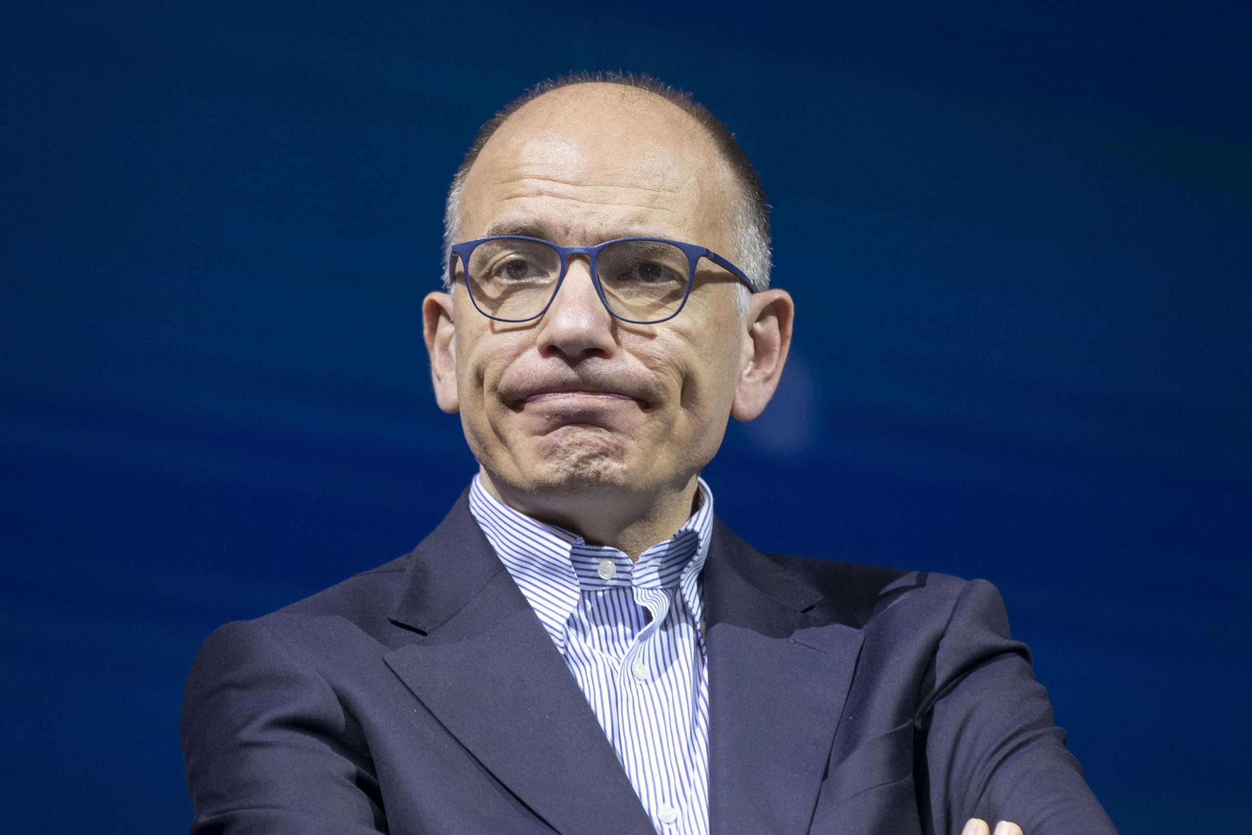 Letta in difficoltà davanti al futuro del centrosinistra senza il M5S