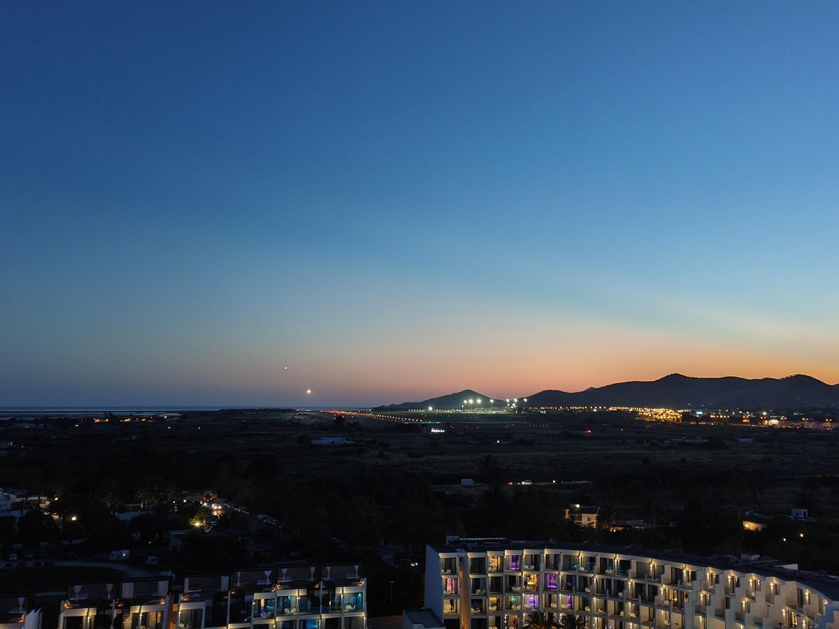 Galleria foto 'Tramonti e nightlife, le sfumature di Ibiza catturate con Oppo Find X5 Pro' - foto 10