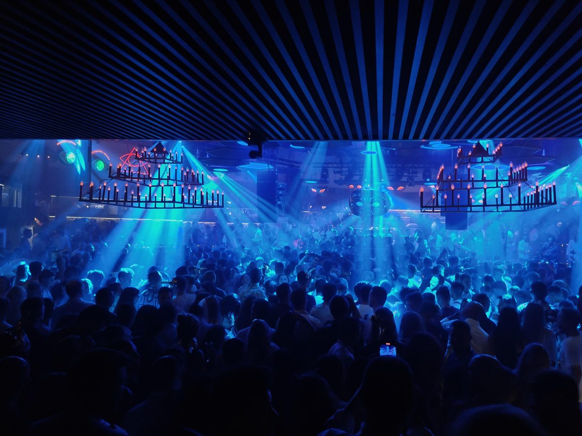 Galleria foto 'Tramonti e nightlife, le sfumature di Ibiza catturate con Oppo Find X5 Pro' - foto 9