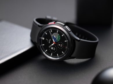 L’assistente Google sbarca sui Samsung Galaxy Watch4