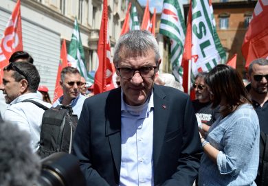Landini parla di salario minimo senza accorgersi che c’è già e che il mondo è cambiato