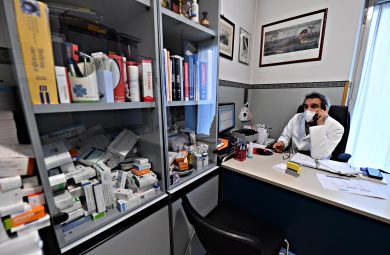 Rendiamo la dignità a chi ci aiuta