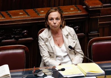 Non rimpiangeremo la Lamorgese, i suoi silenzi, il suo lasciar fare