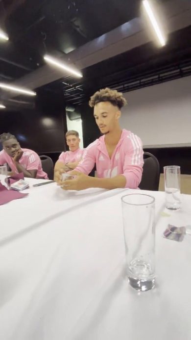 Il gioco di prestigio di Antonee Robinson | video