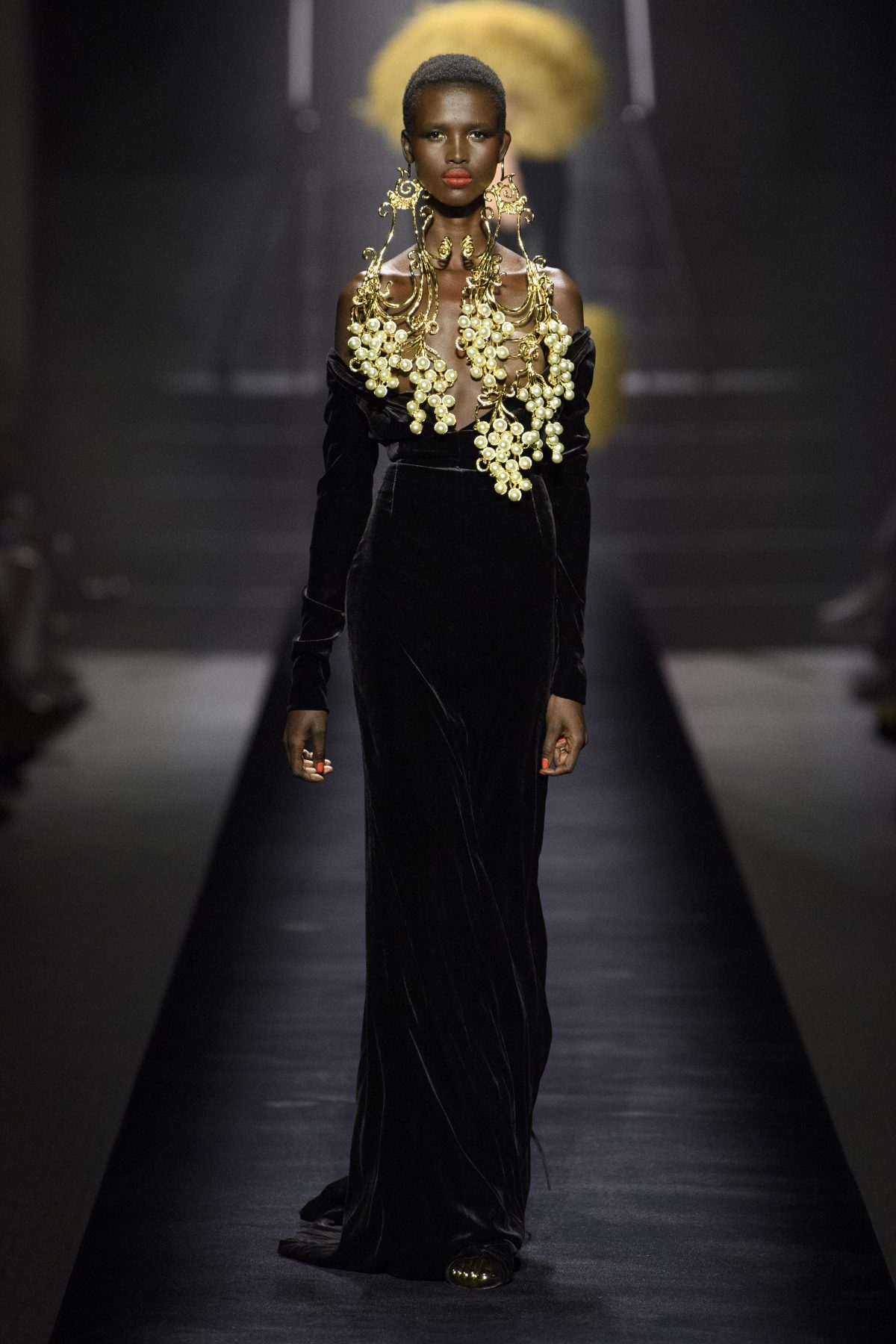 Galleria foto 'L’Haute Couture ritrova la bellezza di un tempo' - foto 19