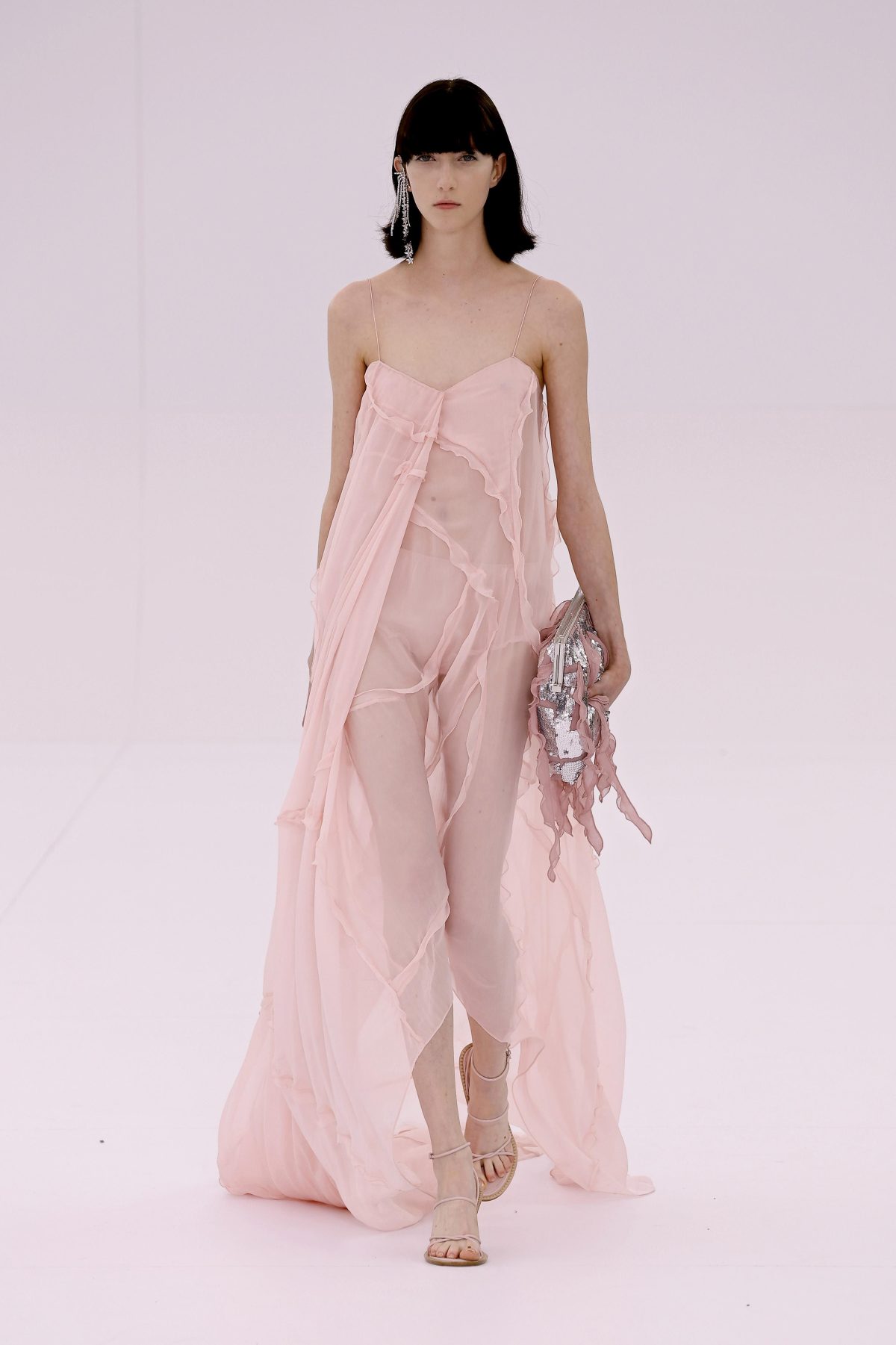 Galleria foto 'L’Haute Couture ritrova la bellezza di un tempo' - foto 4