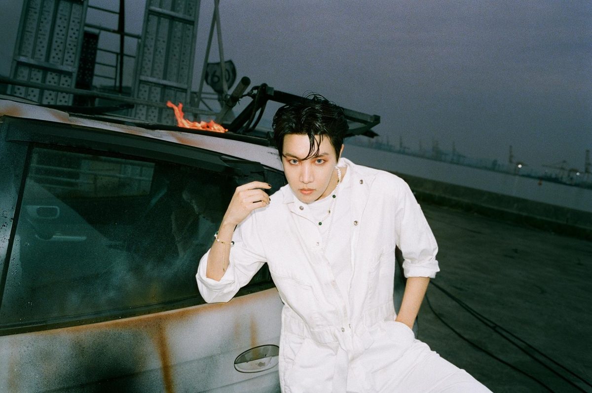 Galleria foto 'L’universo di j-hope, tra il mito di Pandora e un Jack in the Box' - foto 3