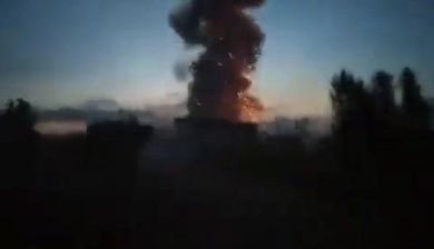 Missile russo colpisce palazzo a Chasiv Yar | video