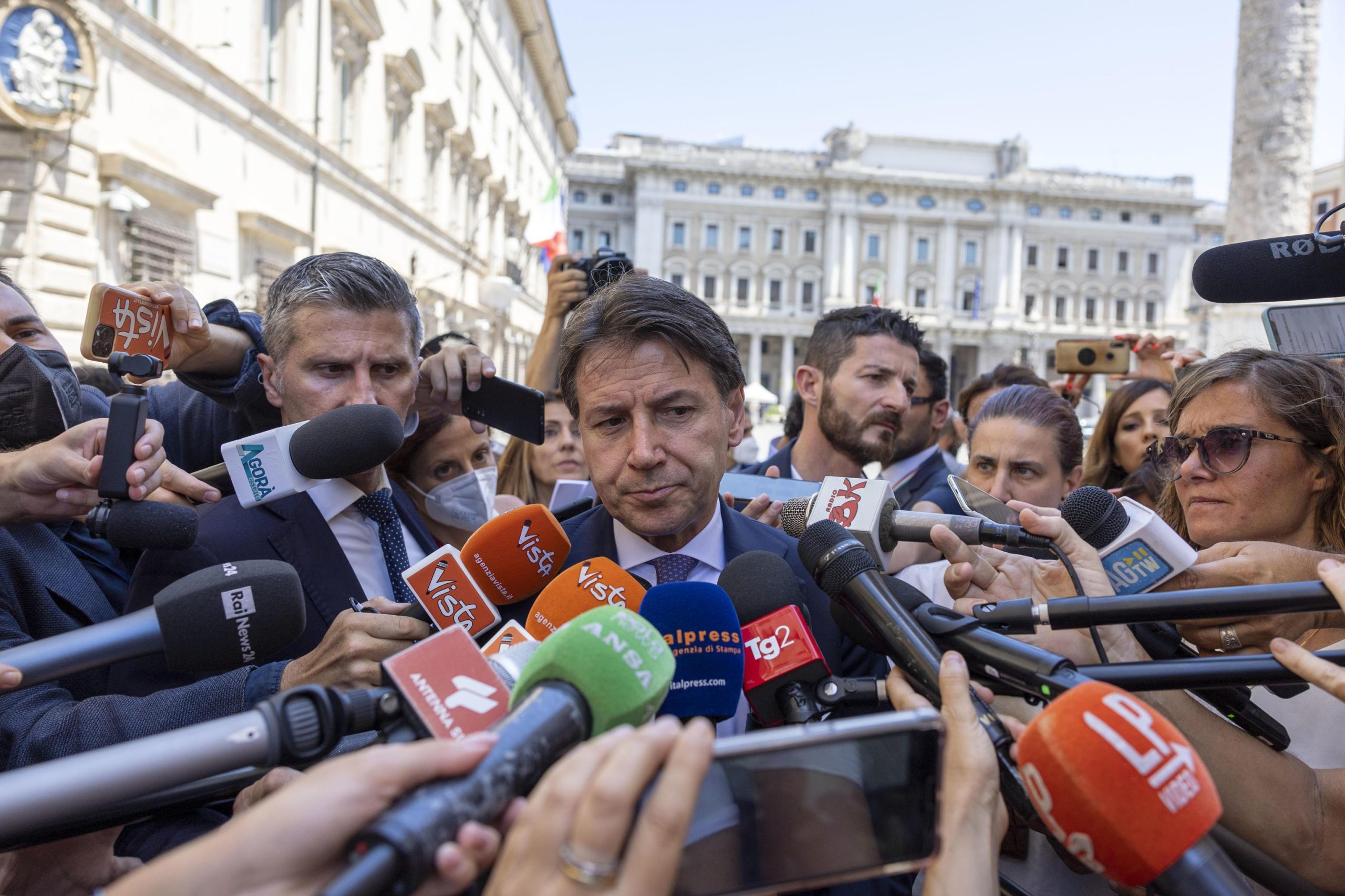 Le 9 richieste di Conte a Draghi Le 9 richieste di Conte a Draghi