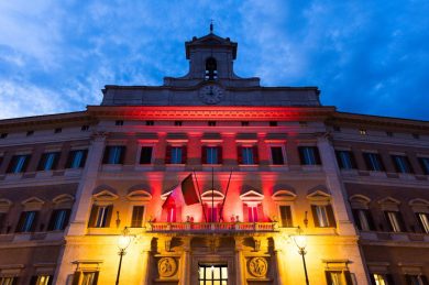 Il Dl Aiuti slitta a domani con il M5S che alza la voce alla vigilia dell’incontro Draghi-Conte