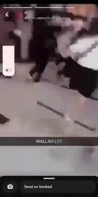 Copenaghen, spari in un centro commerciale. Il video dell’assalto