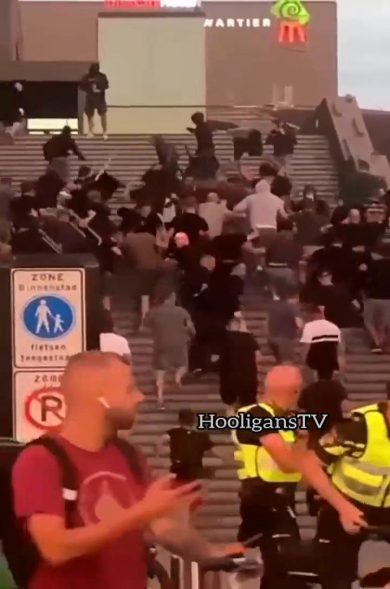 Scontri tra tifosi prima di Twente-Fiorentina | video