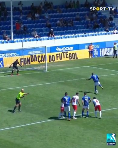 Il rigore «congelato» | video