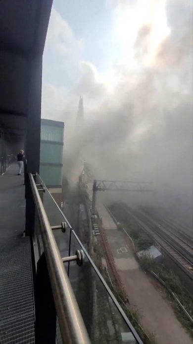 Incendio al London Bridge di Londra | video