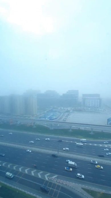 Tempesta di sabbia copre Dubai | video