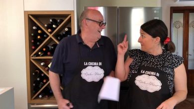 Le pillole di galateo di Petra e Carlo: come si firma