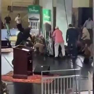 Rushdie accoltellato, la cattura dell’aggressore I video