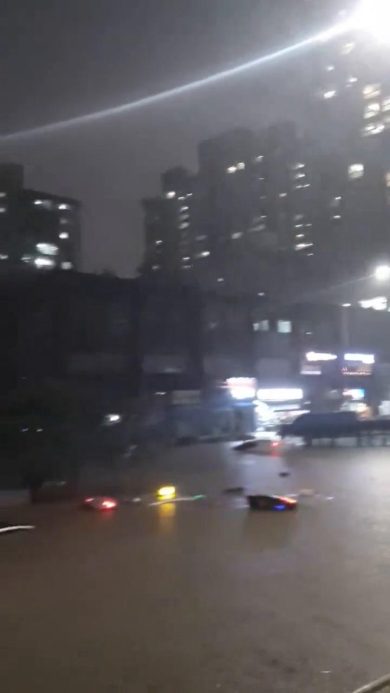 Seoul allagata. Non accadeva da 80 anni