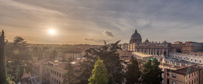 Galleria foto 'Ed il Vaticano apre il suo primo Centro Commerciale' - foto 1