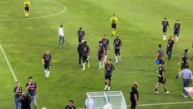 De Laurentiis furioso contro l’arbitro di Napoli-Espanyol I video