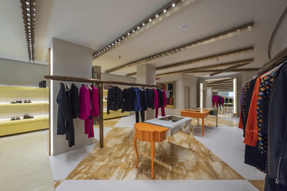 Galleria foto 'Moschino lancia un nuovo concept architettonico per il suo flagship store' - foto 6