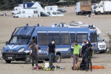 Rave: una tribù che «sballa»