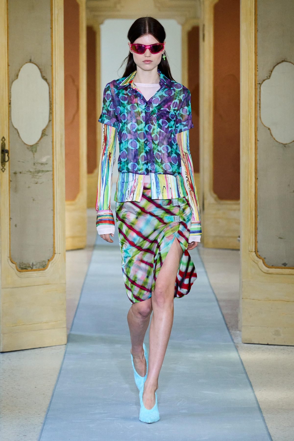 Galleria foto 'Glam rock, sfarzoso, pratico o alieno. Quale look copiare dalla Milano Fashion Week' - foto 77