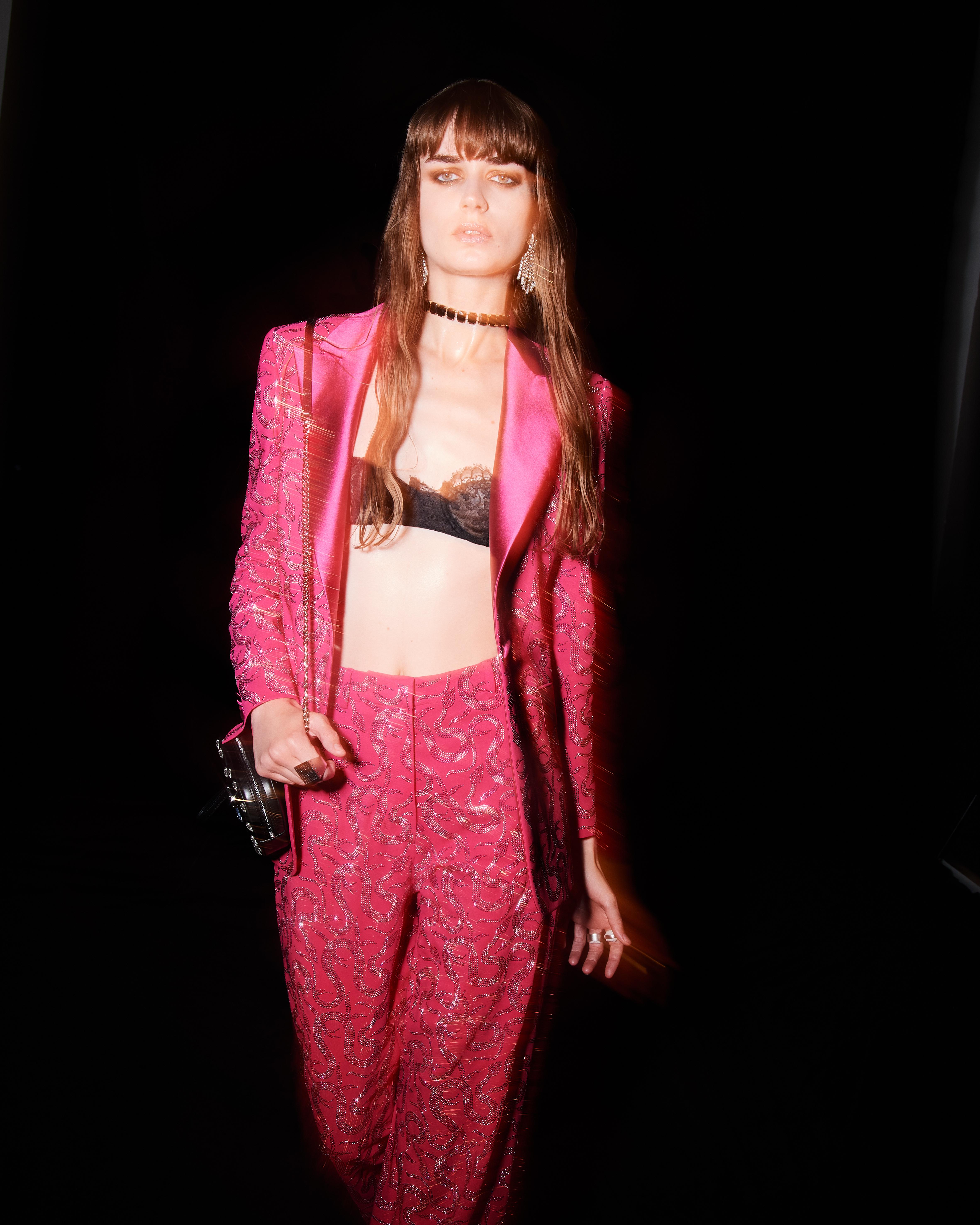 Glam rock, sfarzoso, pratico o alieno. Quale look copiare dalla Milano Fashion Week