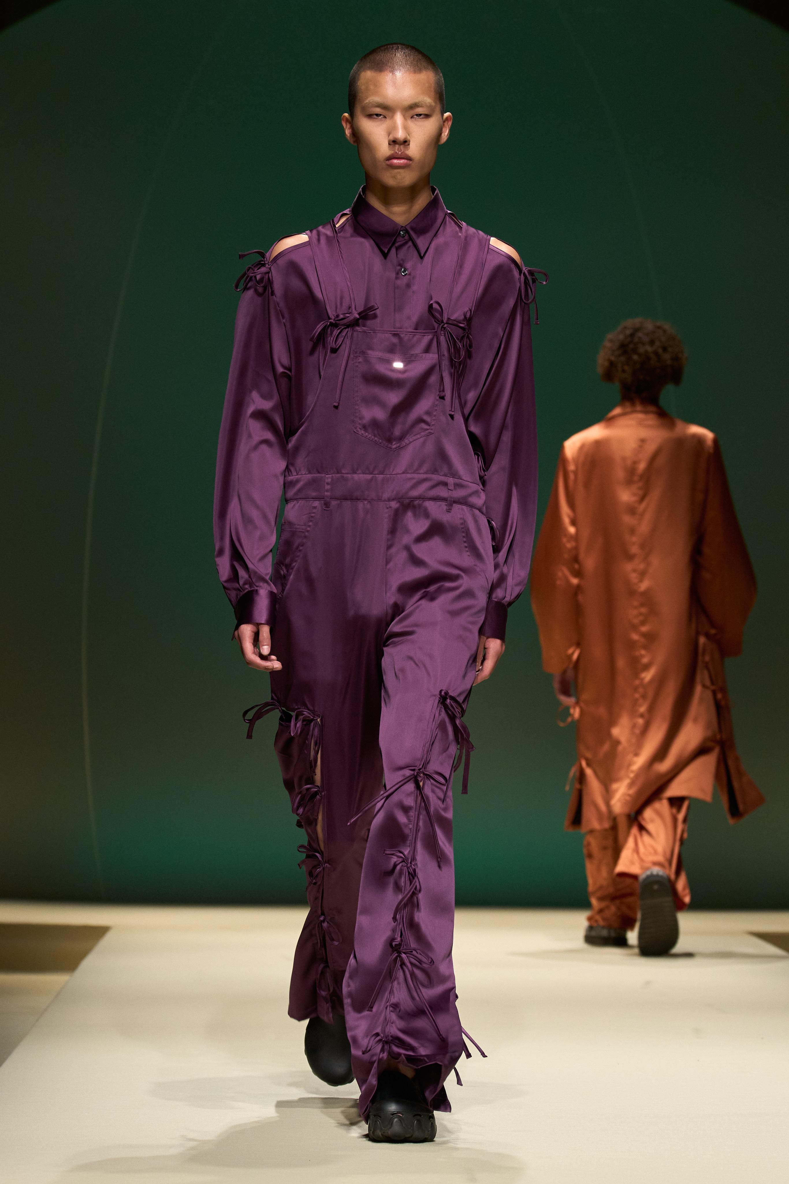 Glam rock, sfarzoso, pratico o alieno. Quale look copiare dalla Milano Fashion Week